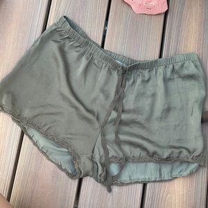 Aerie sleep short.